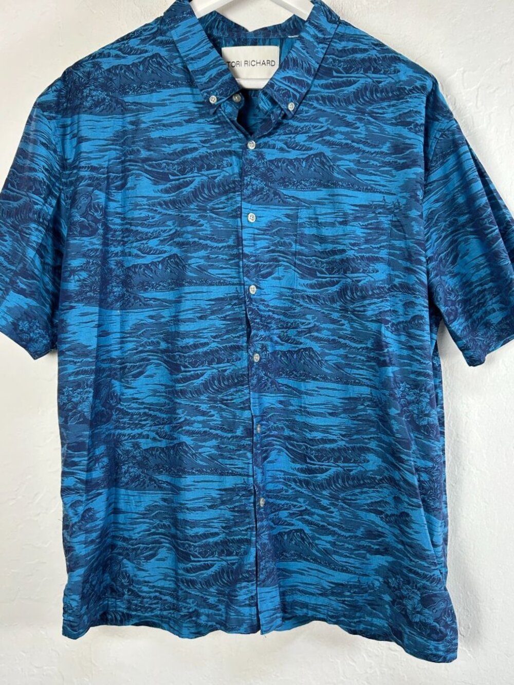 Tori Richard Mens Gold Coast Deep Sea Button Down Hawaiian Shirt Pocket Casual